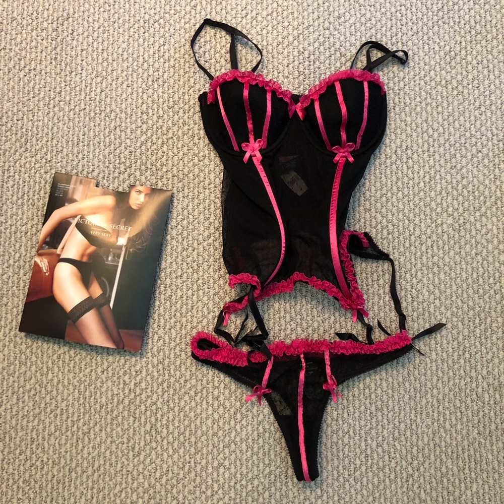 Victoria’s Secret, new with tags, size M.